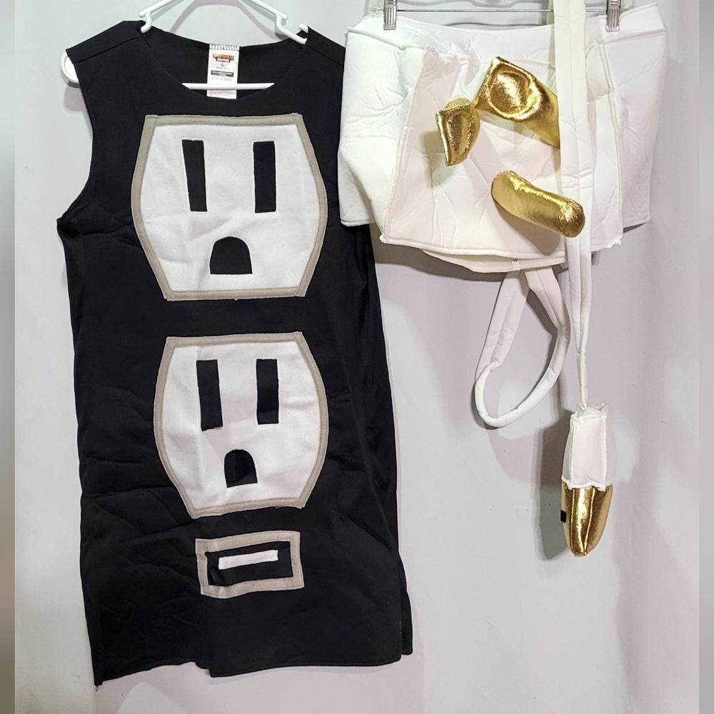 Spooktacular Creations NWOT Adult Couples Plug and Socket Costume Set Size XL - Picture 2 of 7